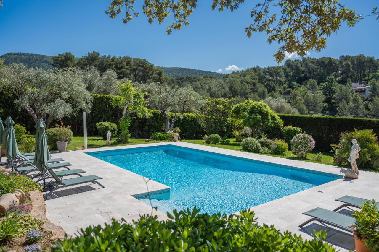 Le Clos Serein Le Beausset Exteriör bild