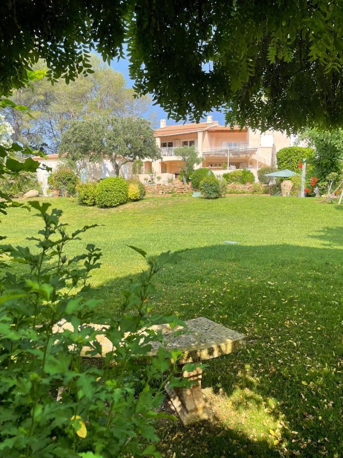 Le Clos Serein Le Beausset Exteriör bild