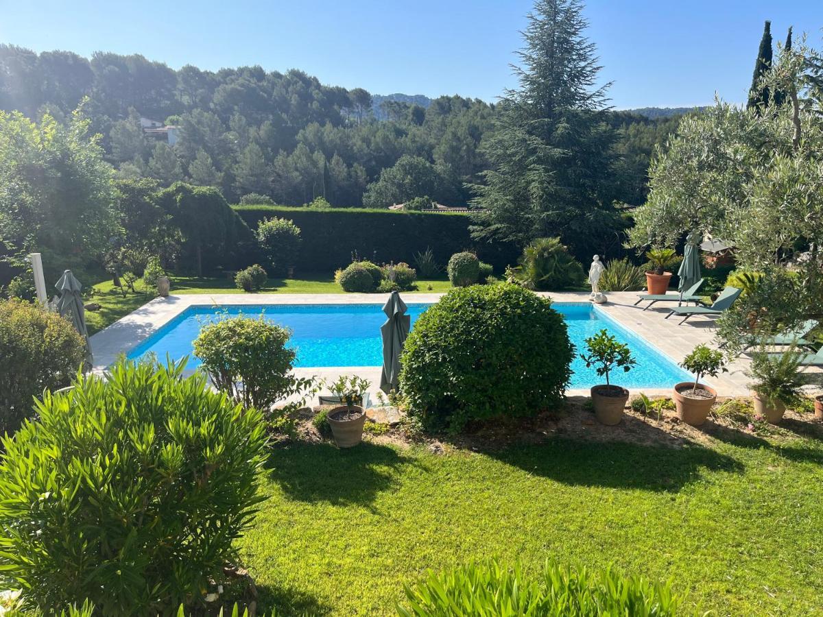 Le Clos Serein Le Beausset Exteriör bild