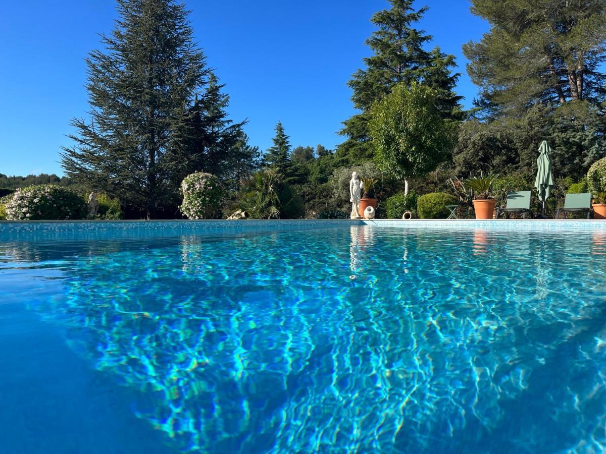 Le Clos Serein Le Beausset Exteriör bild