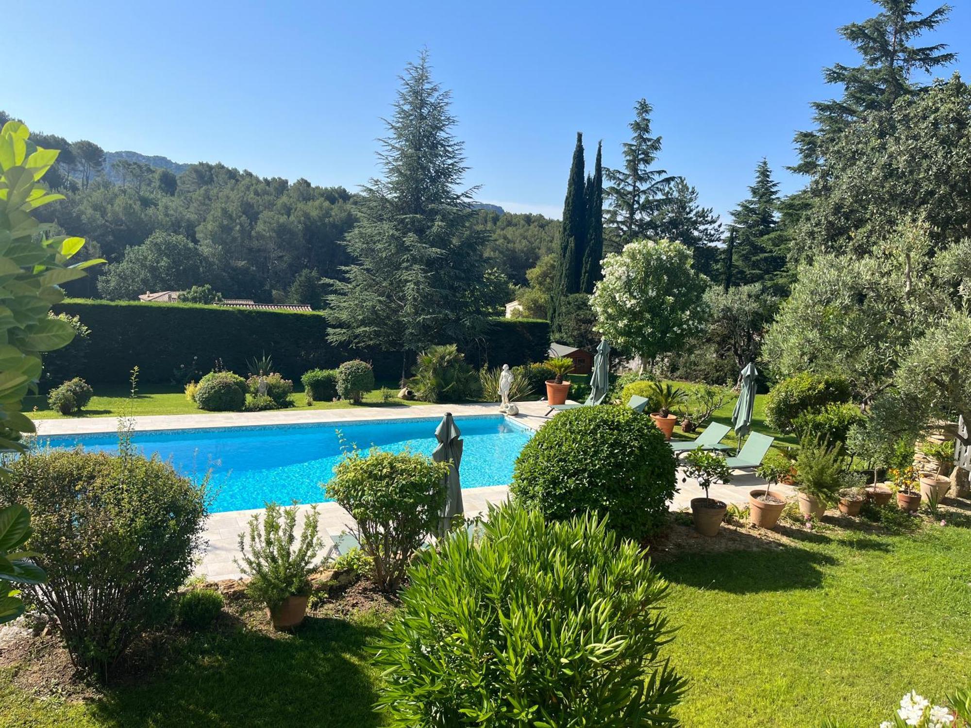 Le Clos Serein Le Beausset Exteriör bild