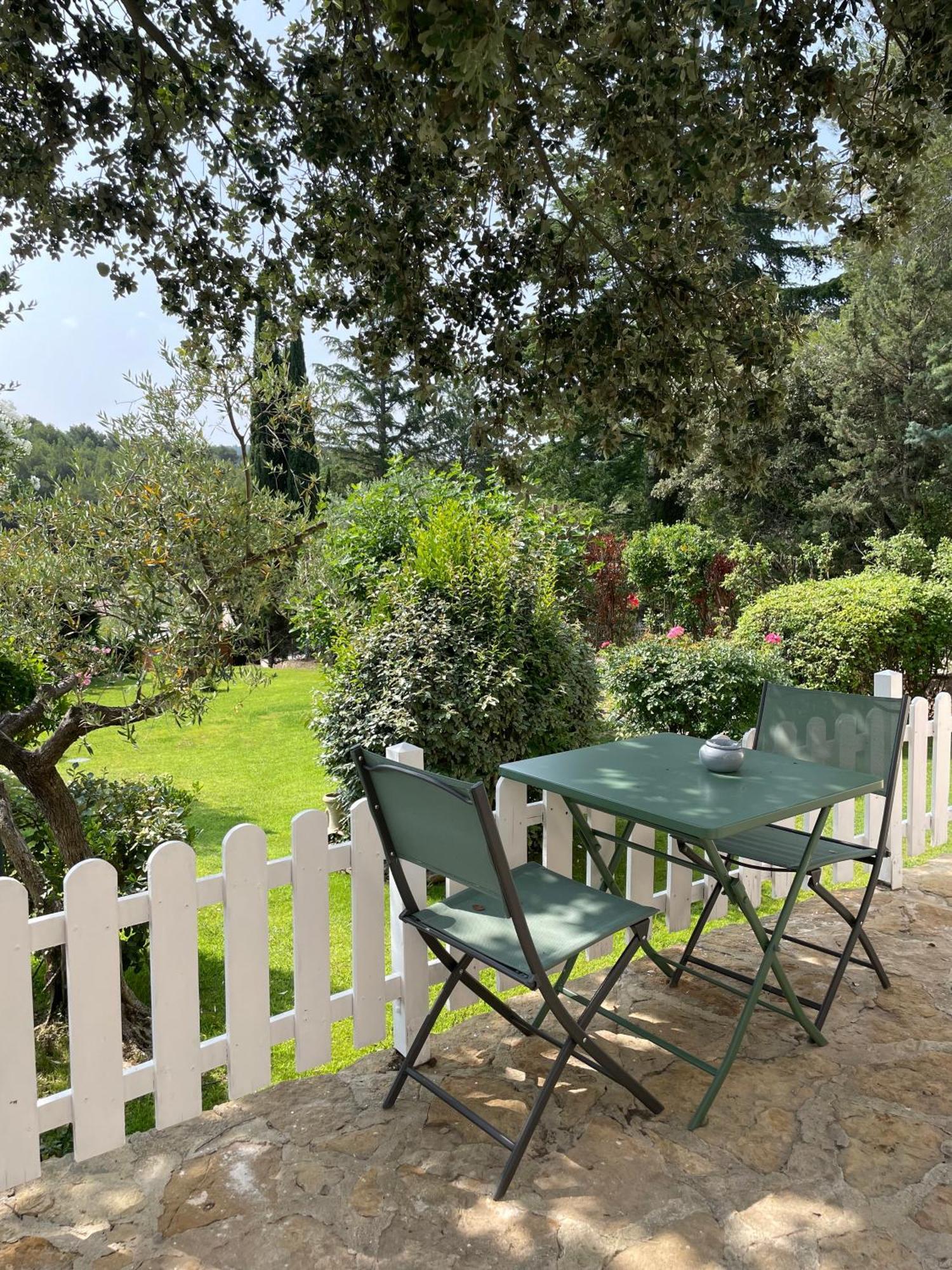 Le Clos Serein Le Beausset Exteriör bild